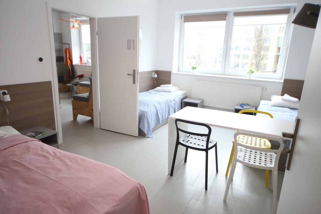 Sport Hostel Chodakowska Warszawa Екстер'єр фото
